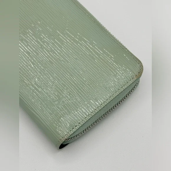 Louis Vuitton Epi Electric Zippy Wallet Amande
